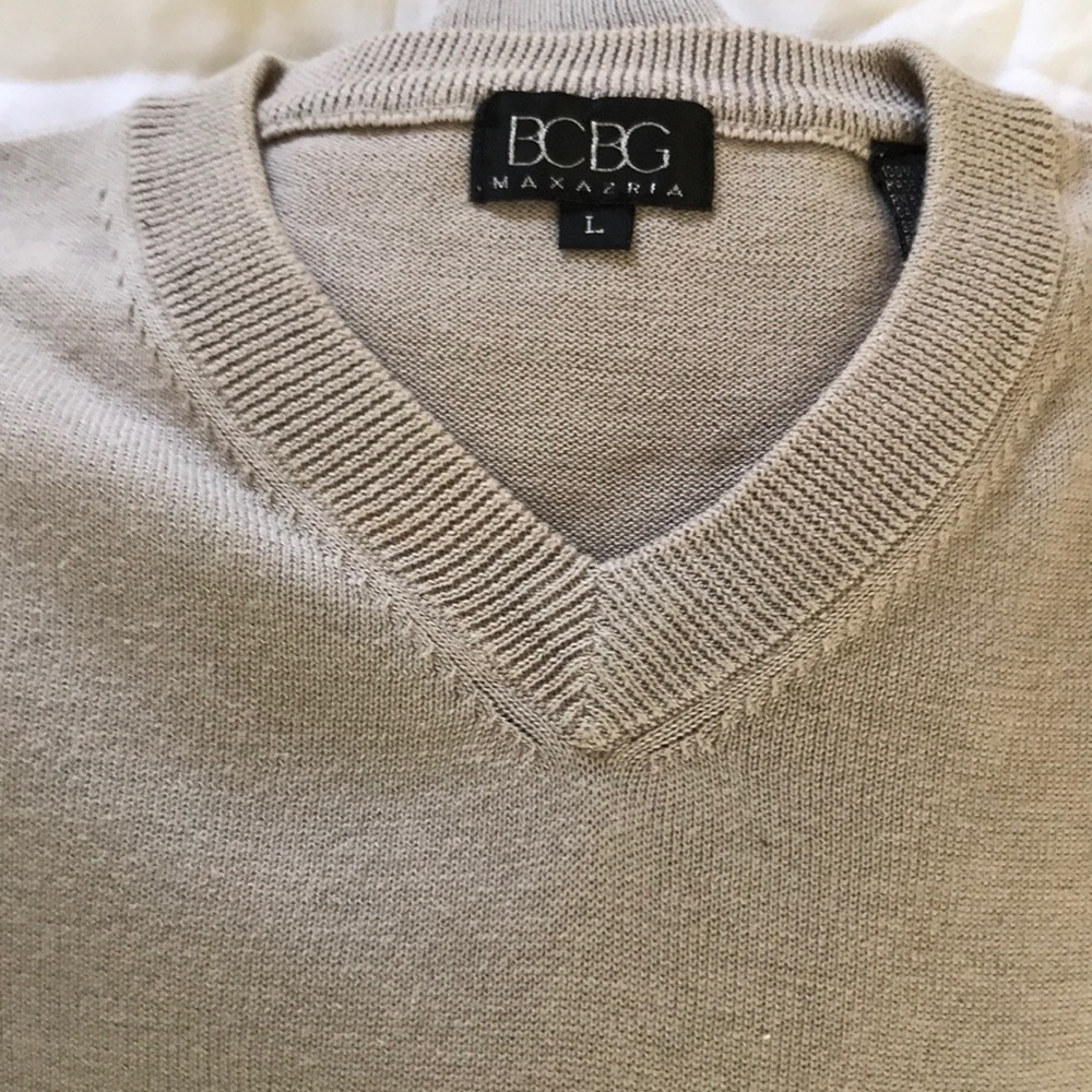 BCBG men’s v-neck sweater